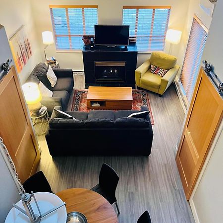 Tyndalstone Lodge 3 Bedroom In The Heart Of Village North Whistler Zewnętrze zdjęcie