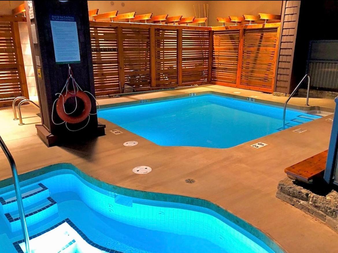 Tyndalstone Lodge 3 Bedroom In The Heart Of Village North Whistler Zewnętrze zdjęcie