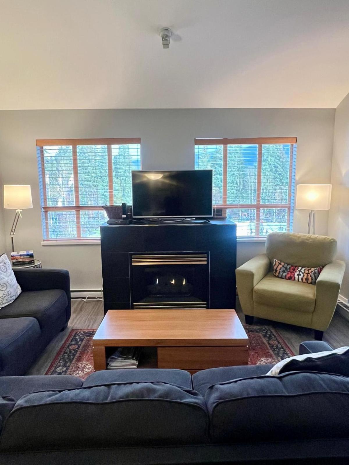 Tyndalstone Lodge 3 Bedroom In The Heart Of Village North Whistler Zewnętrze zdjęcie