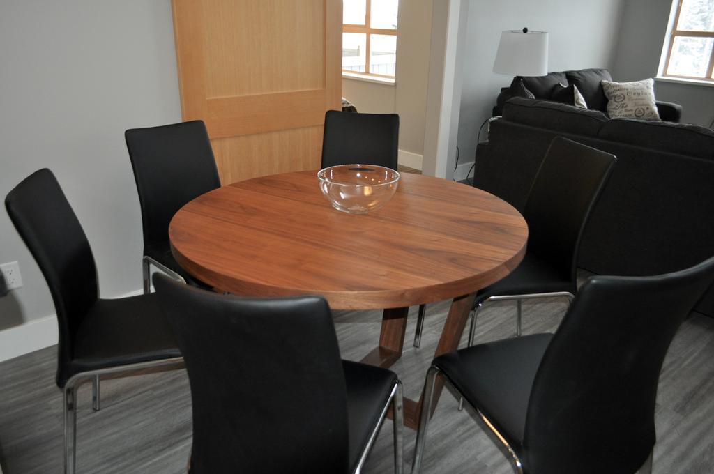 Tyndalstone Lodge 3 Bedroom In The Heart Of Village North Whistler Zewnętrze zdjęcie