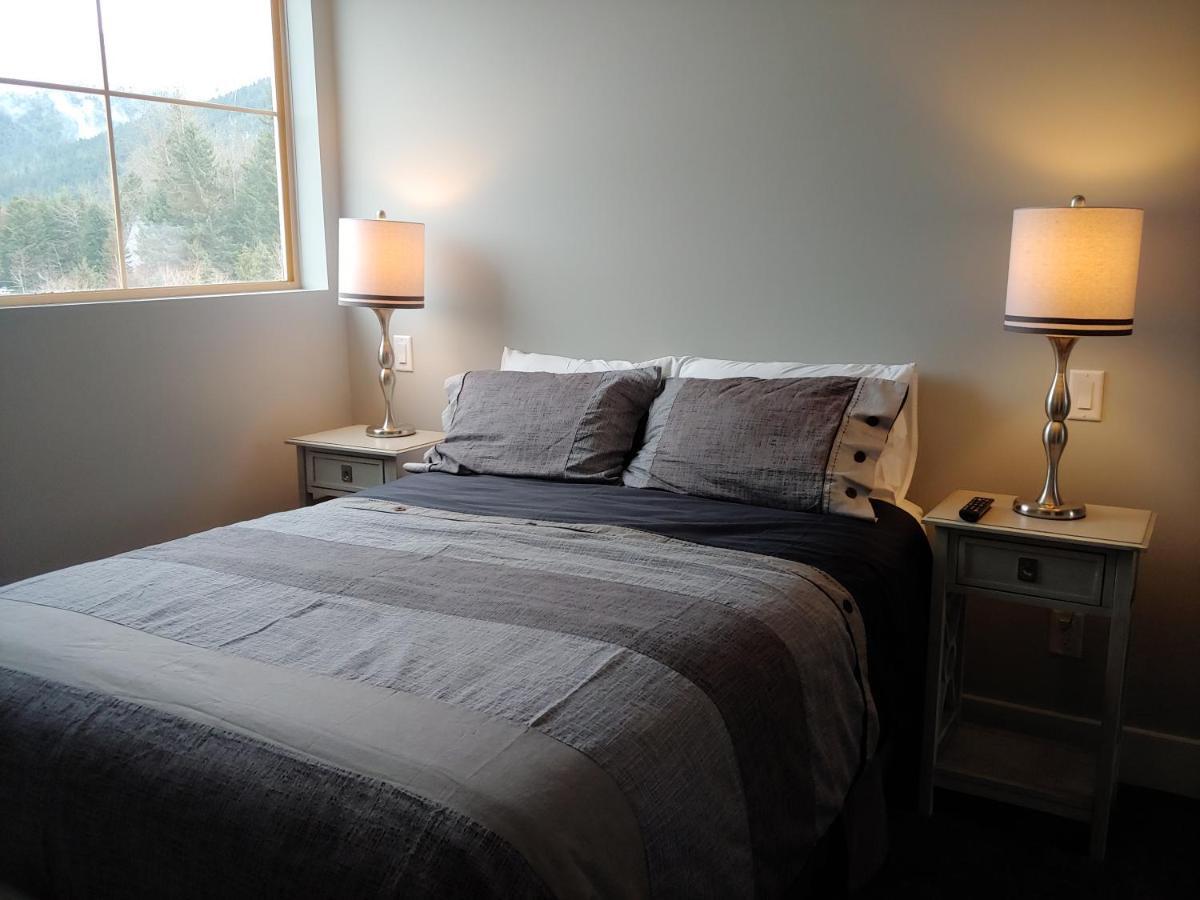 Tyndalstone Lodge 3 Bedroom In The Heart Of Village North Whistler Zewnętrze zdjęcie