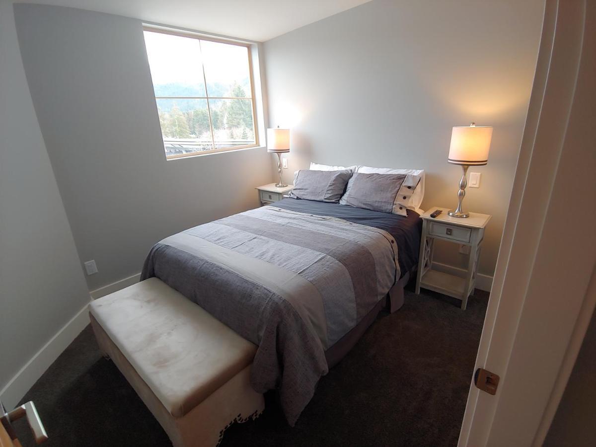 Tyndalstone Lodge 3 Bedroom In The Heart Of Village North Whistler Zewnętrze zdjęcie